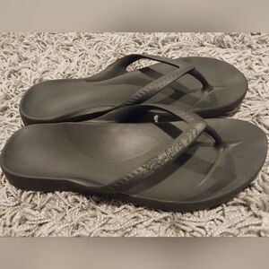 Archies Black Flip Flops Sz 9